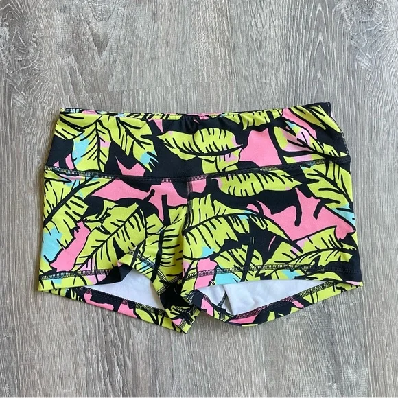 Fleo Shorts - Picture 1 of 3